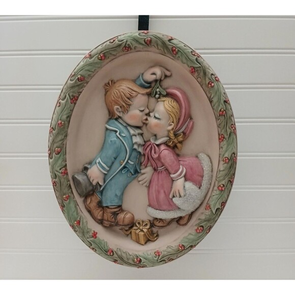 Vintage Ceramic Wall Plaque Children Kissing Under the Mistletoe Hand Painted - Picture 4 of 12